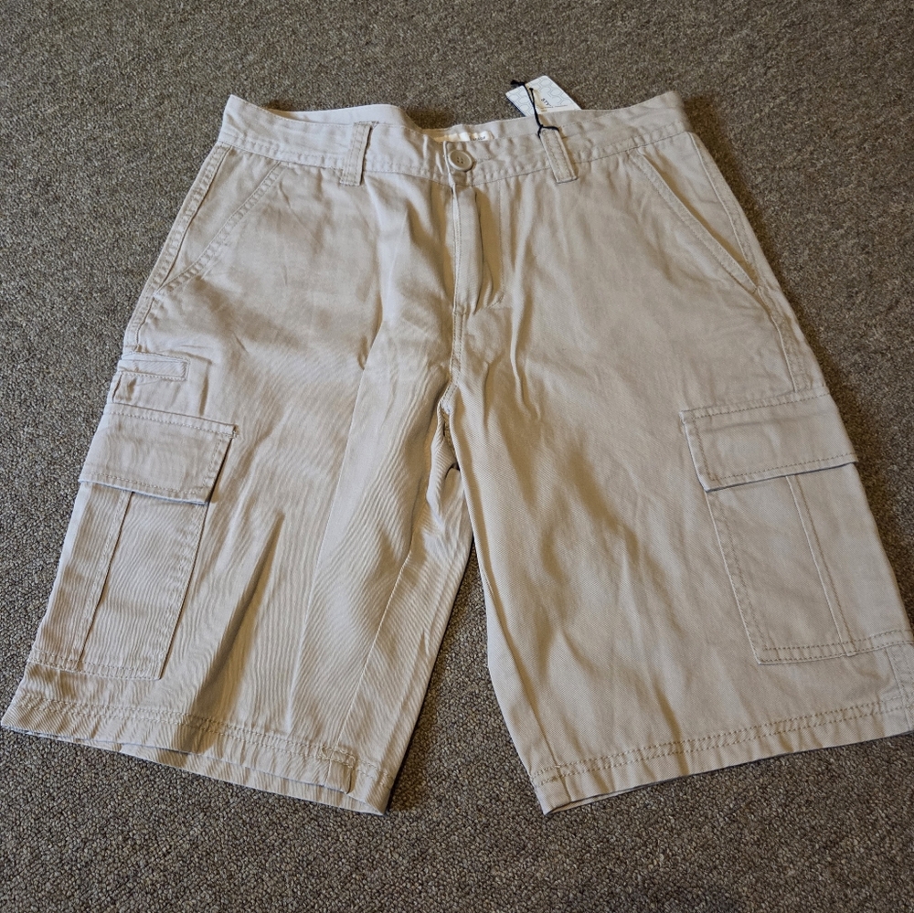 Revolution Tan Cargo Shorts Nwt Size 32